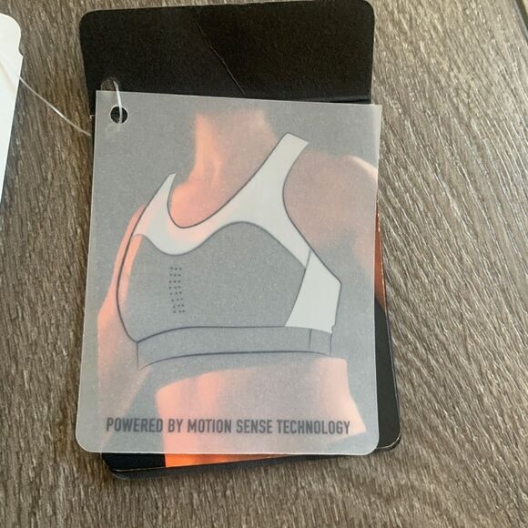 Reebok pure movement woman’s sport bra size XS/S - Picture 3 of 5